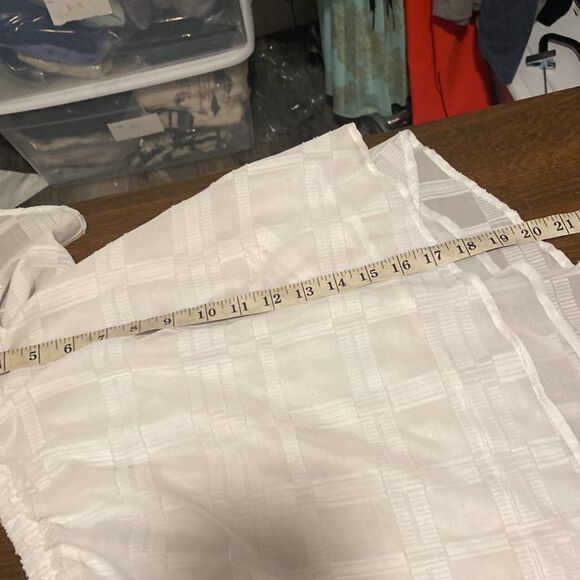 Finders Keepers White Ruffle Off The Shoulder Top GUC US Size Small - Picture 10 of 11